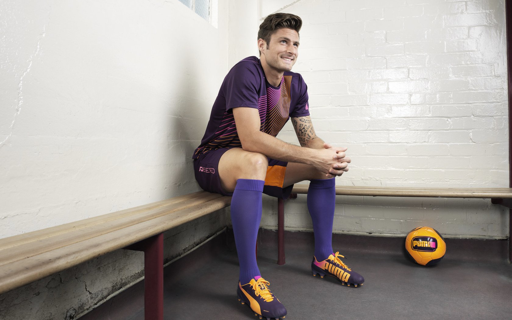 英超教练组使用语义转写平台优化临场战术布置效率，英超 教练